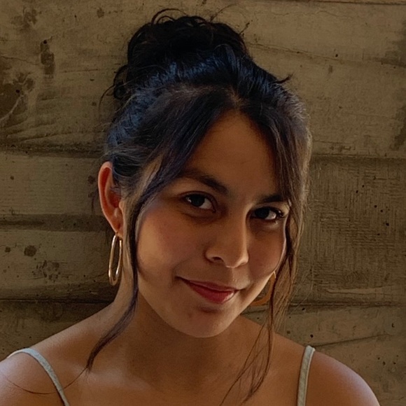 Meet your Posher, Macy - Picture 1 of 1